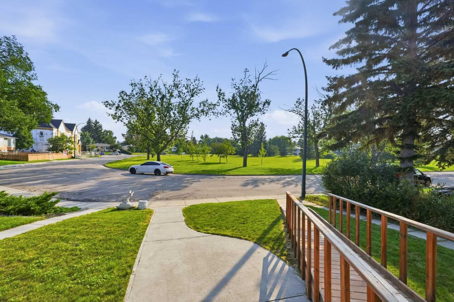 20 Rossburn Crescent SW