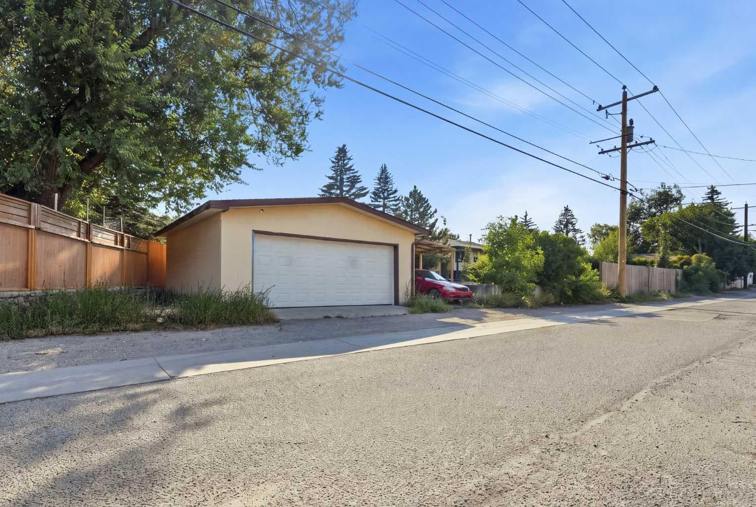 20 Rossburn Crescent SW