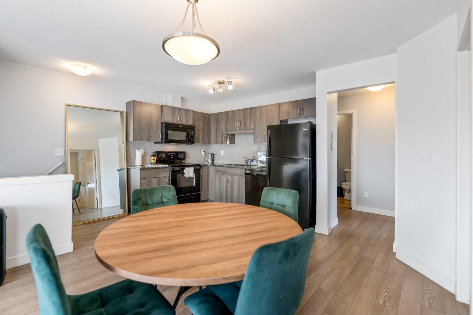 1706, 250 Sage Valley Road NW