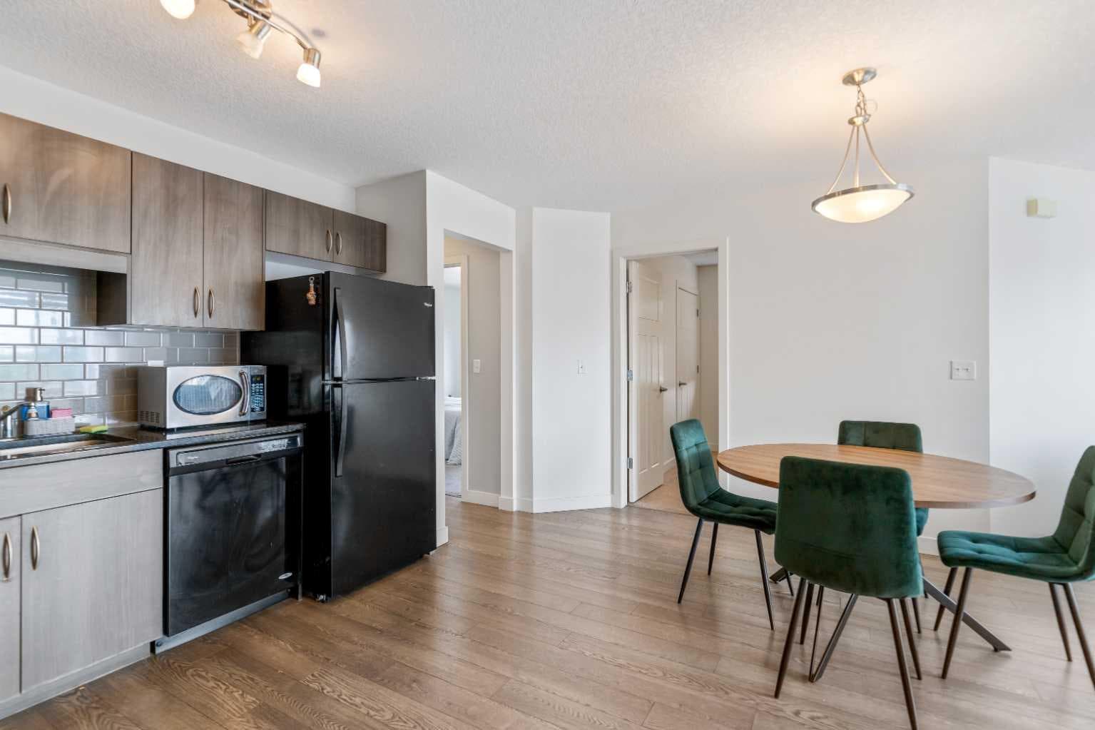 1706, 250 Sage Valley Road NW