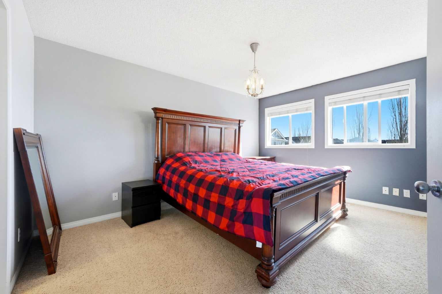 78 Cougar Plateau Way SW