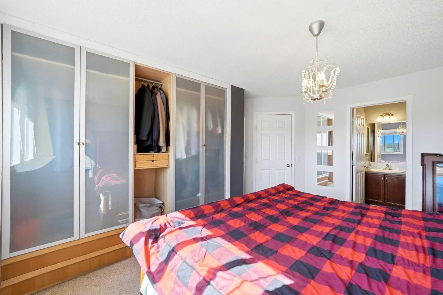 78 Cougar Plateau Way SW