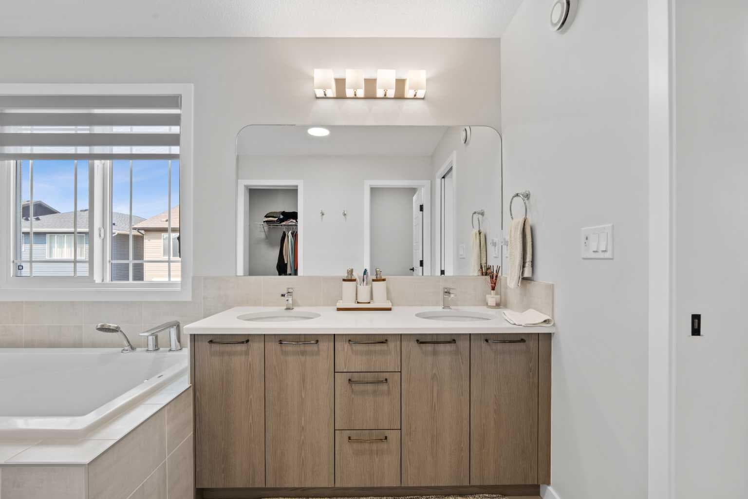 1429 Chinook Gate Glen SW
