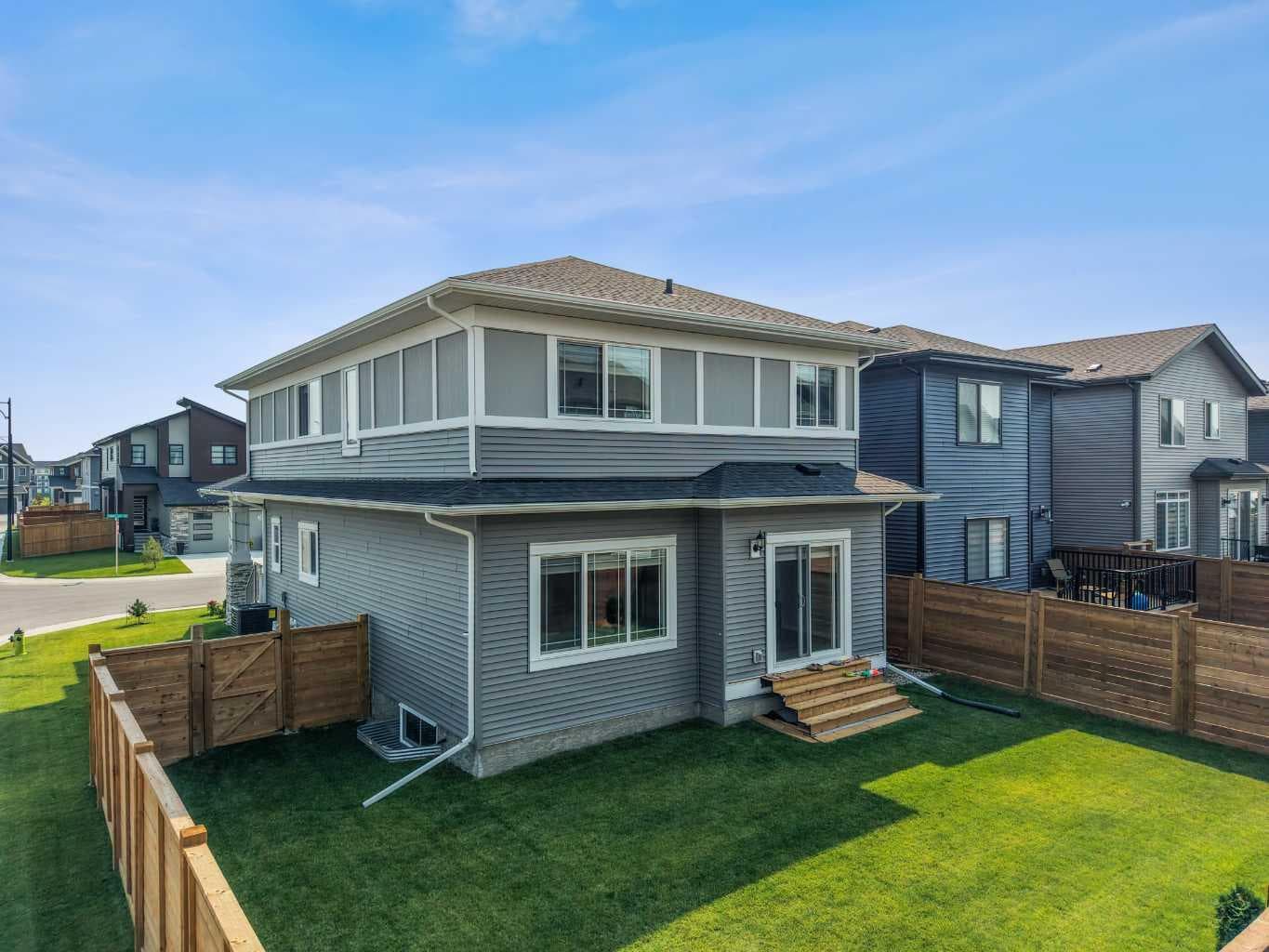 1429 Chinook Gate Glen SW