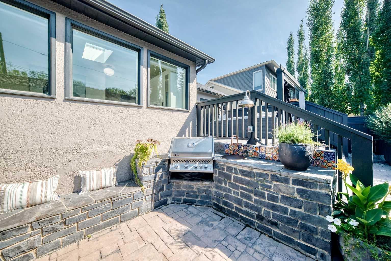 3223 2 Street SW