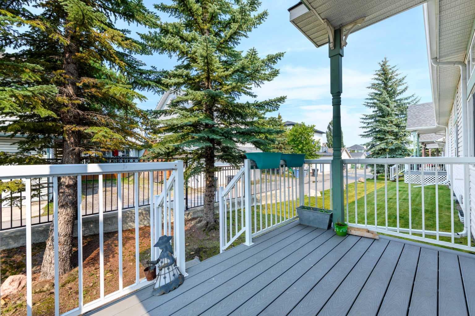 25 Prestwick Pond Terrace SE