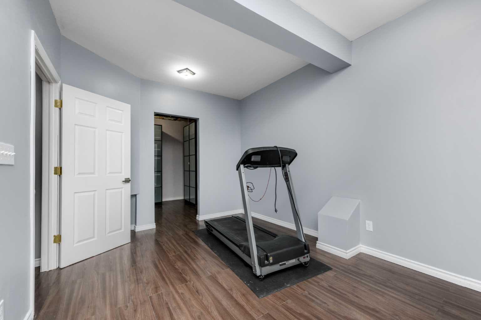 25 Prestwick Pond Terrace SE