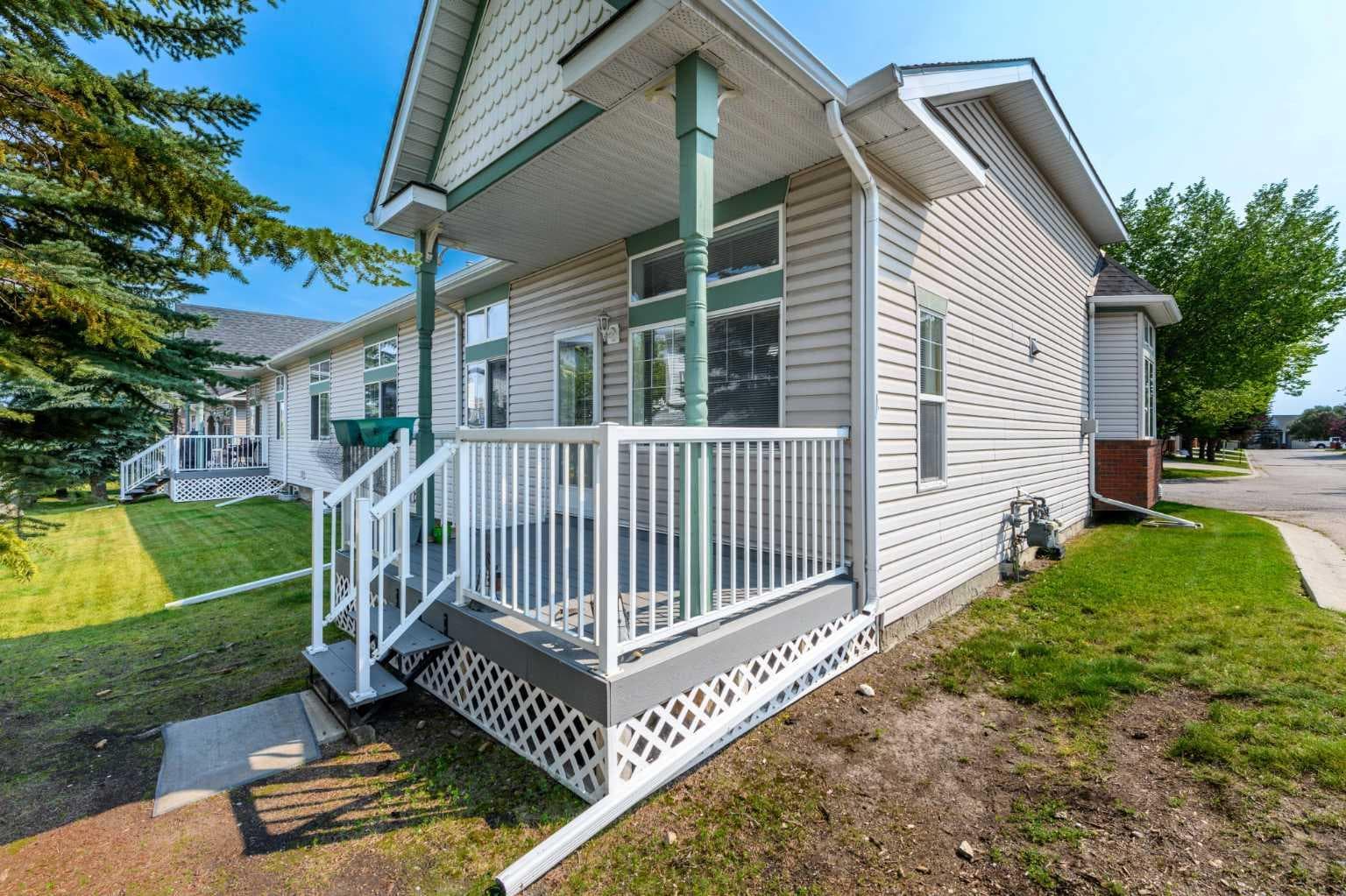 25 Prestwick Pond Terrace SE