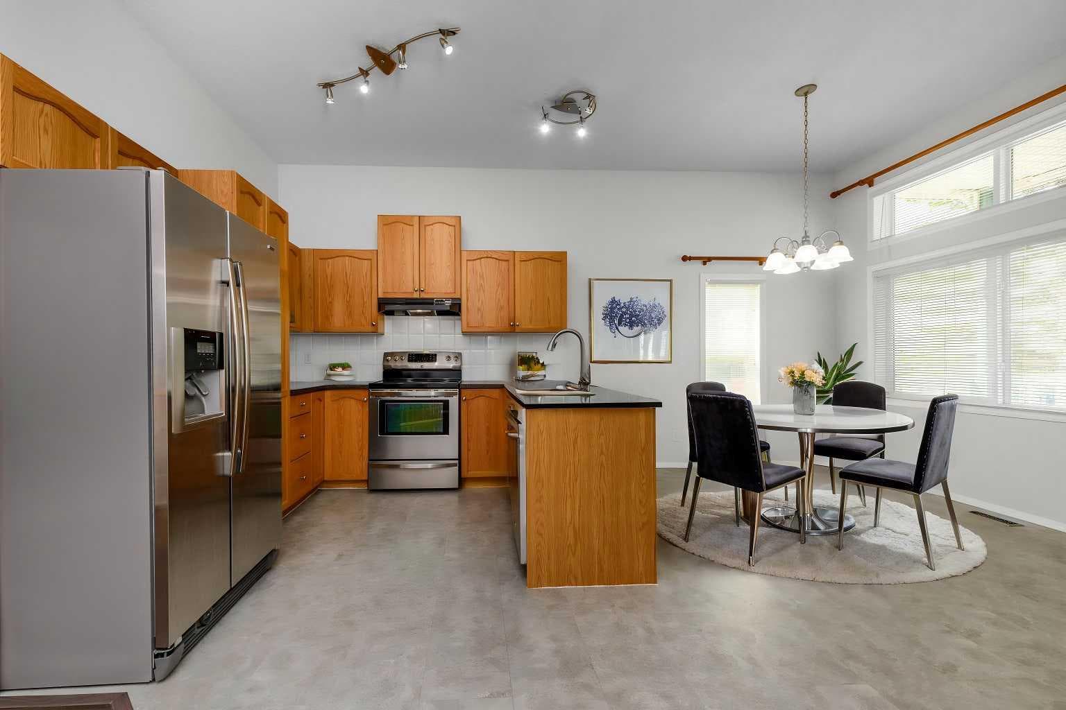 25 Prestwick Pond Terrace SE