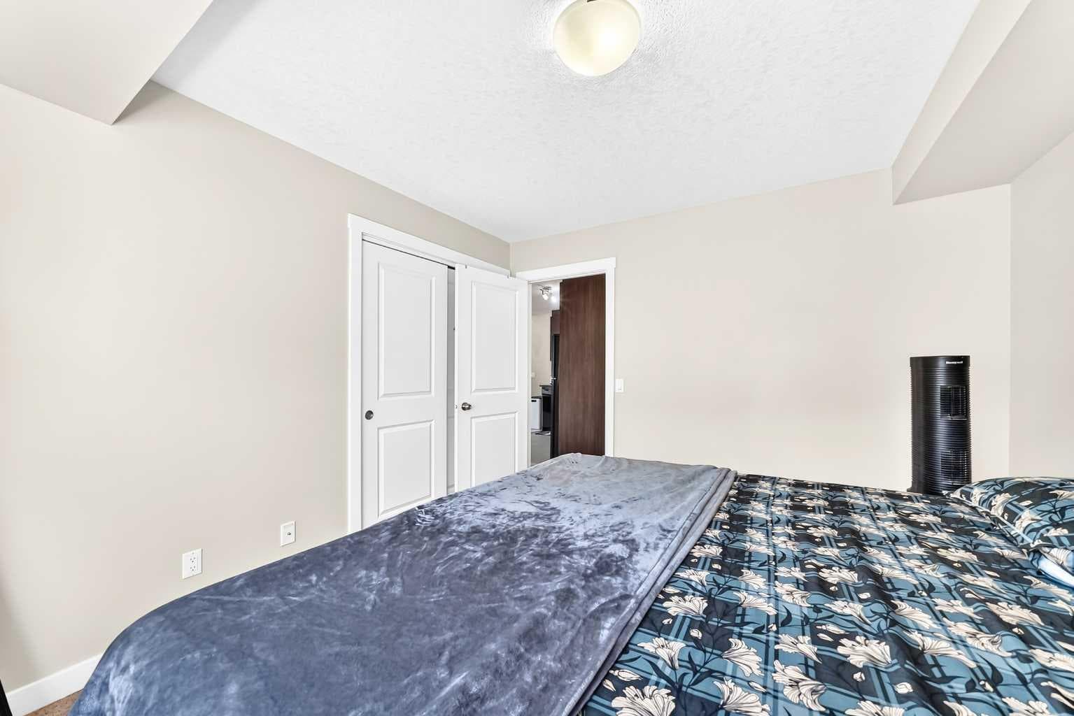 196, 300 Marina Drive 