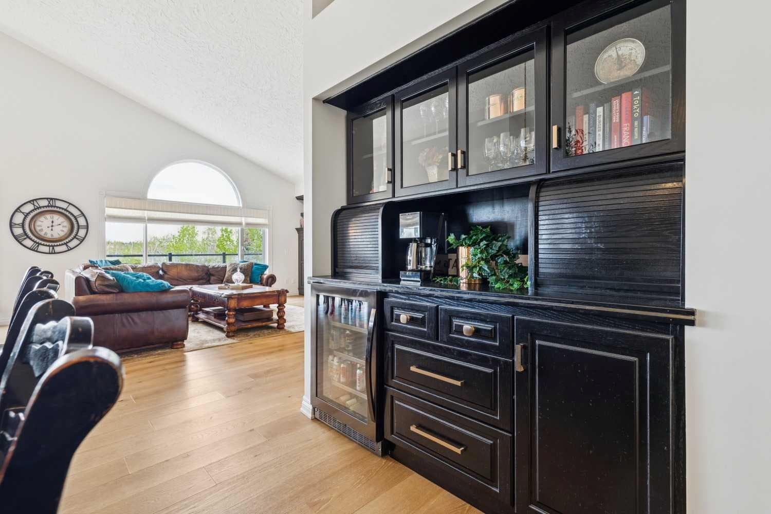 84 EDENSTONE Way NW