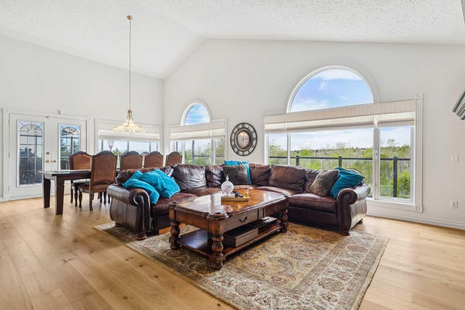 84 EDENSTONE Way NW