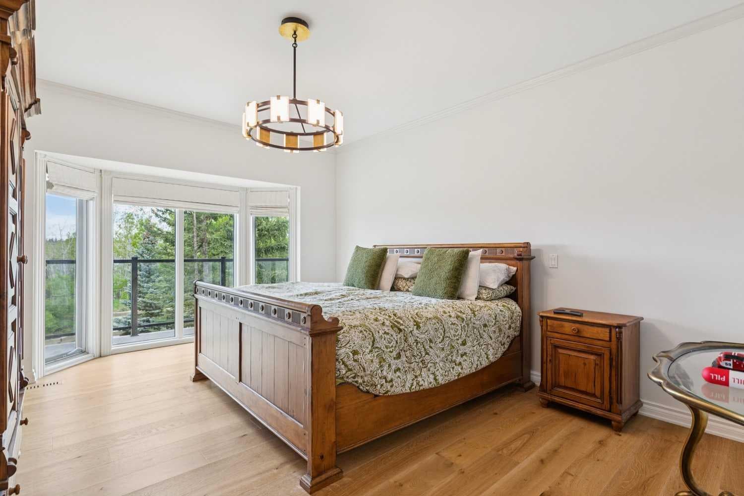 84 EDENSTONE Way NW