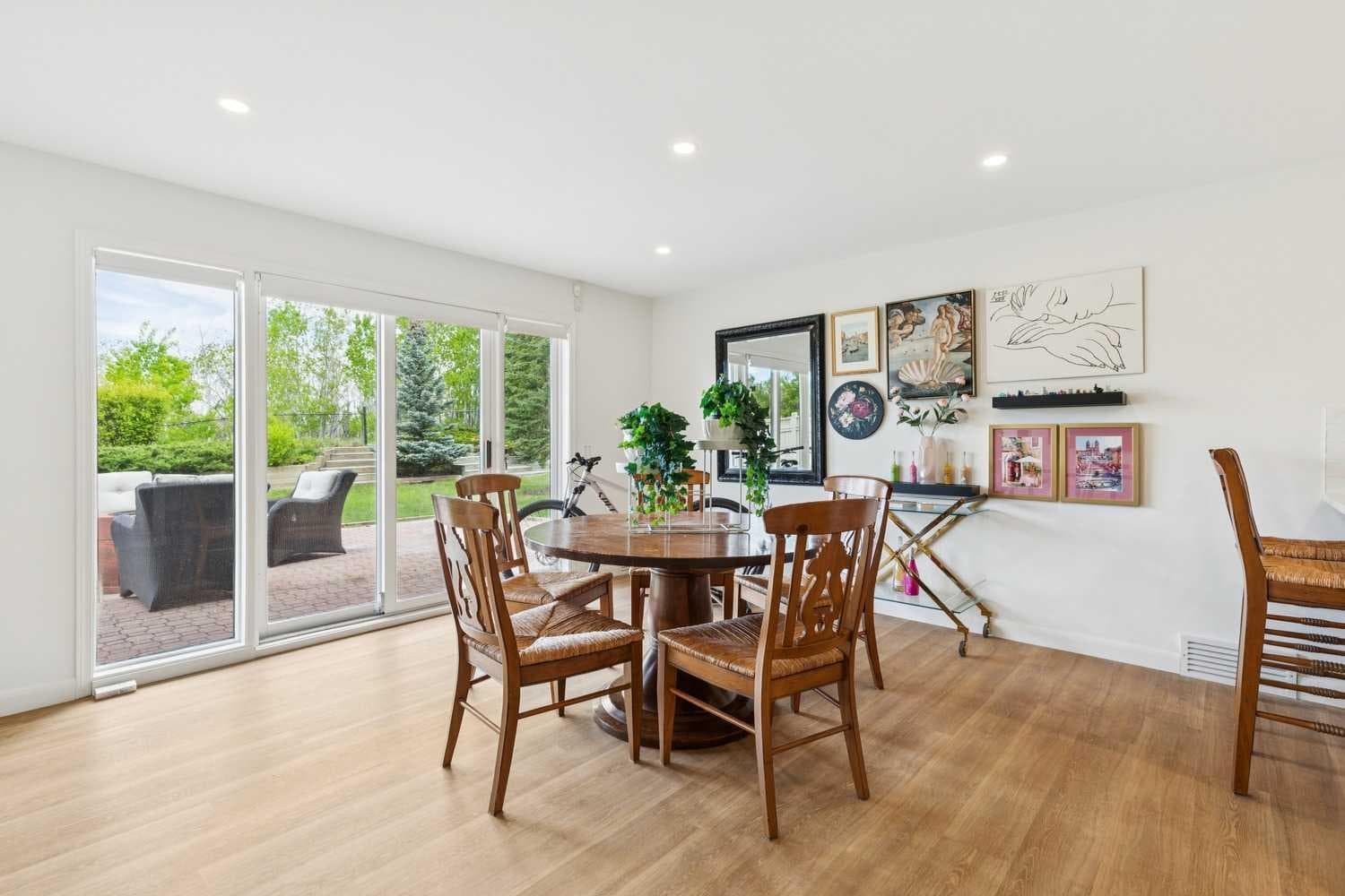 84 EDENSTONE Way NW