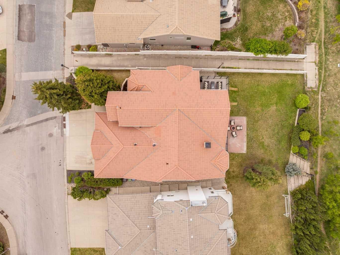 84 EDENSTONE Way NW