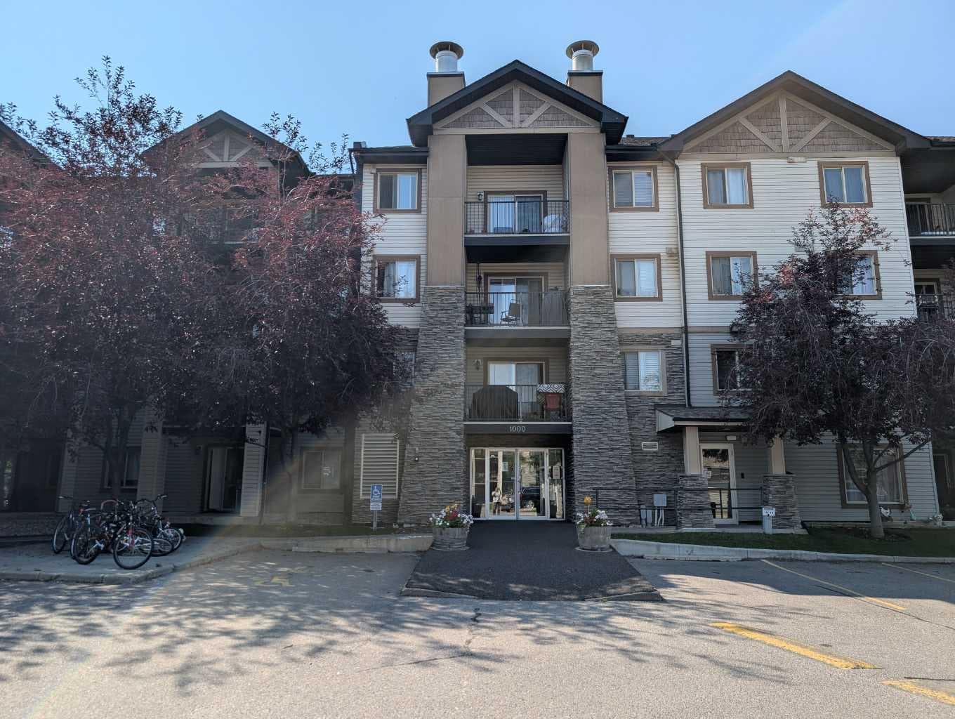 1421, 8 Bridlecrest Drive SW