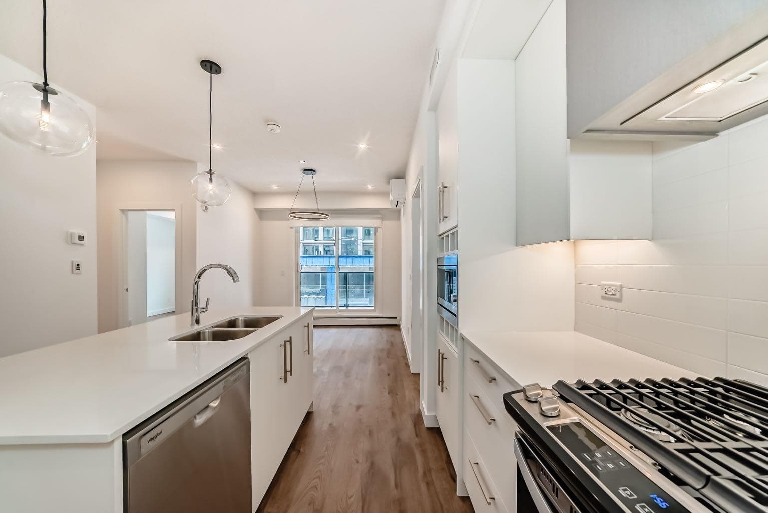 205, 8370 Broadcast Avenue SW