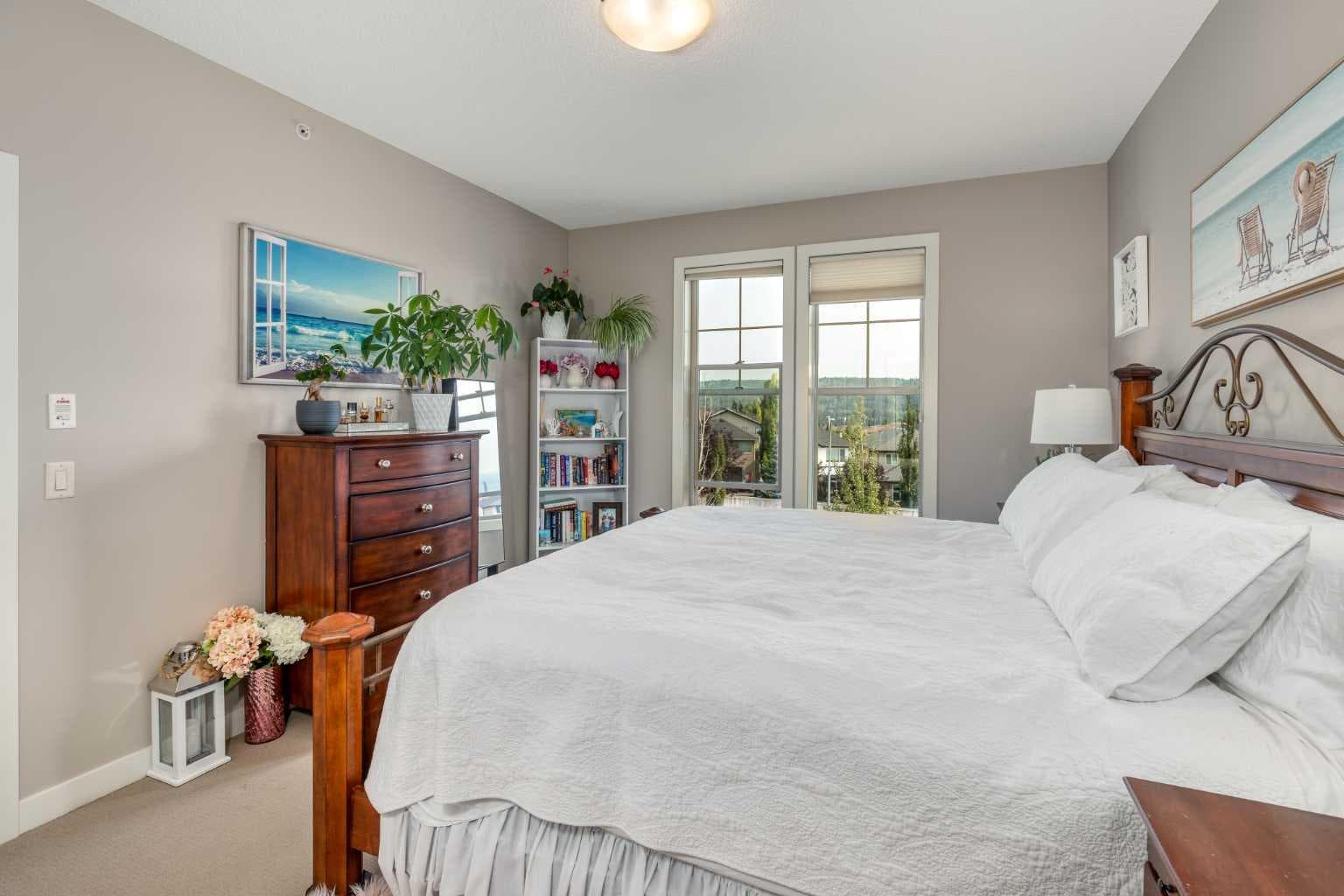 320, 205 Sunset Drive 