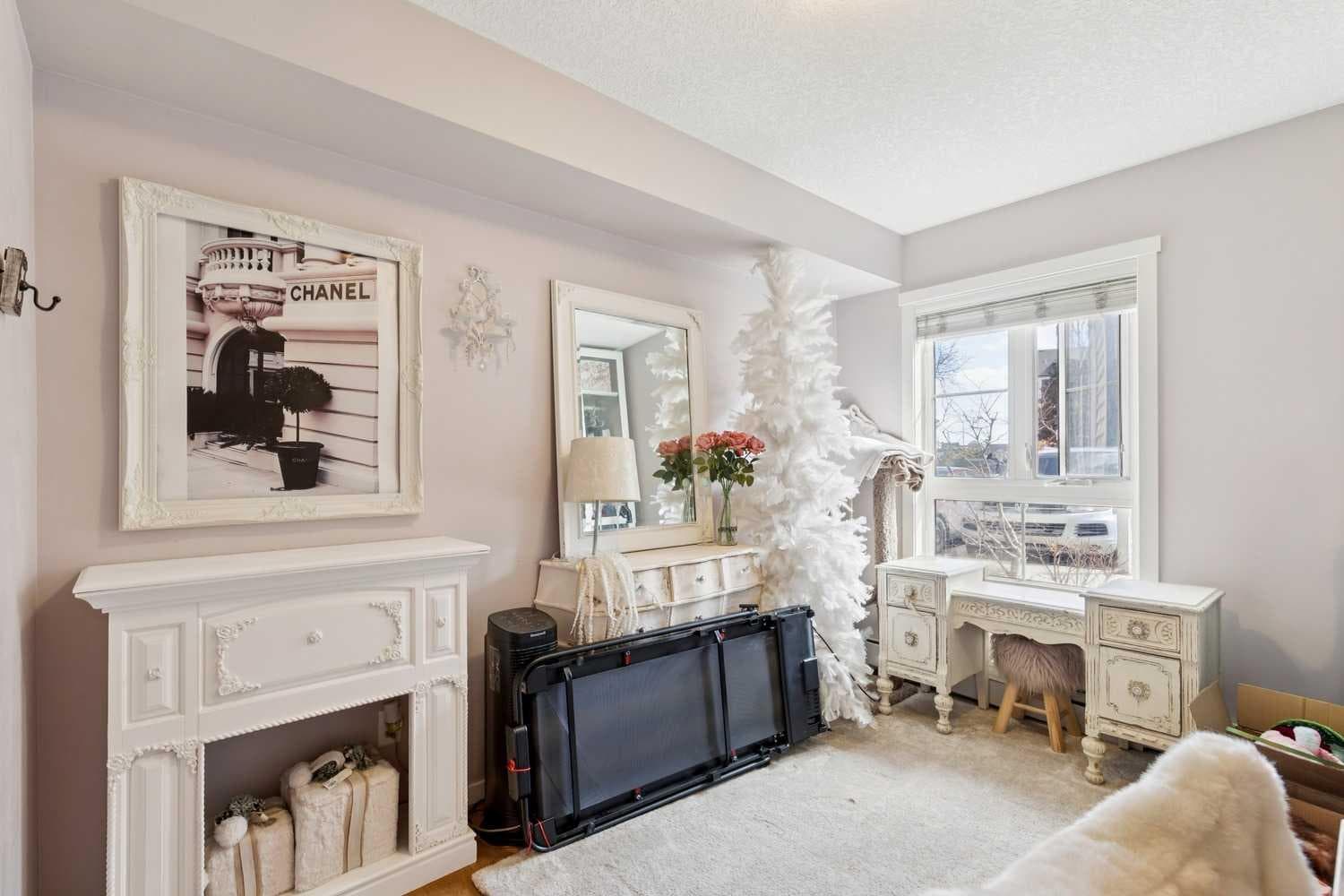3110, 279 Copperpond Common SE