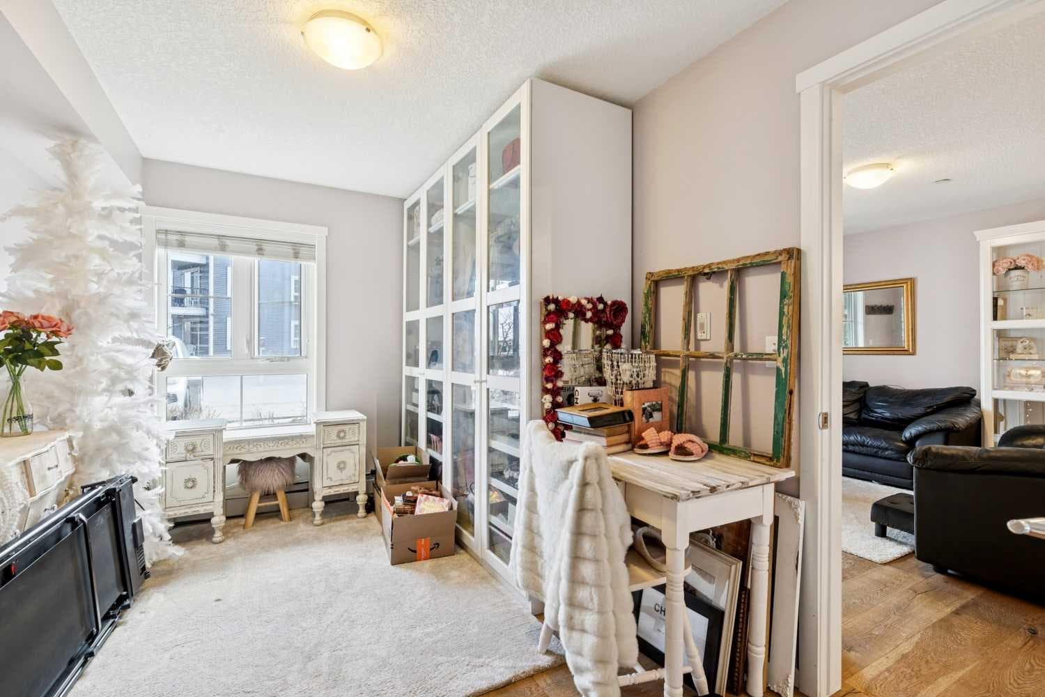 3110, 279 Copperpond Common SE
