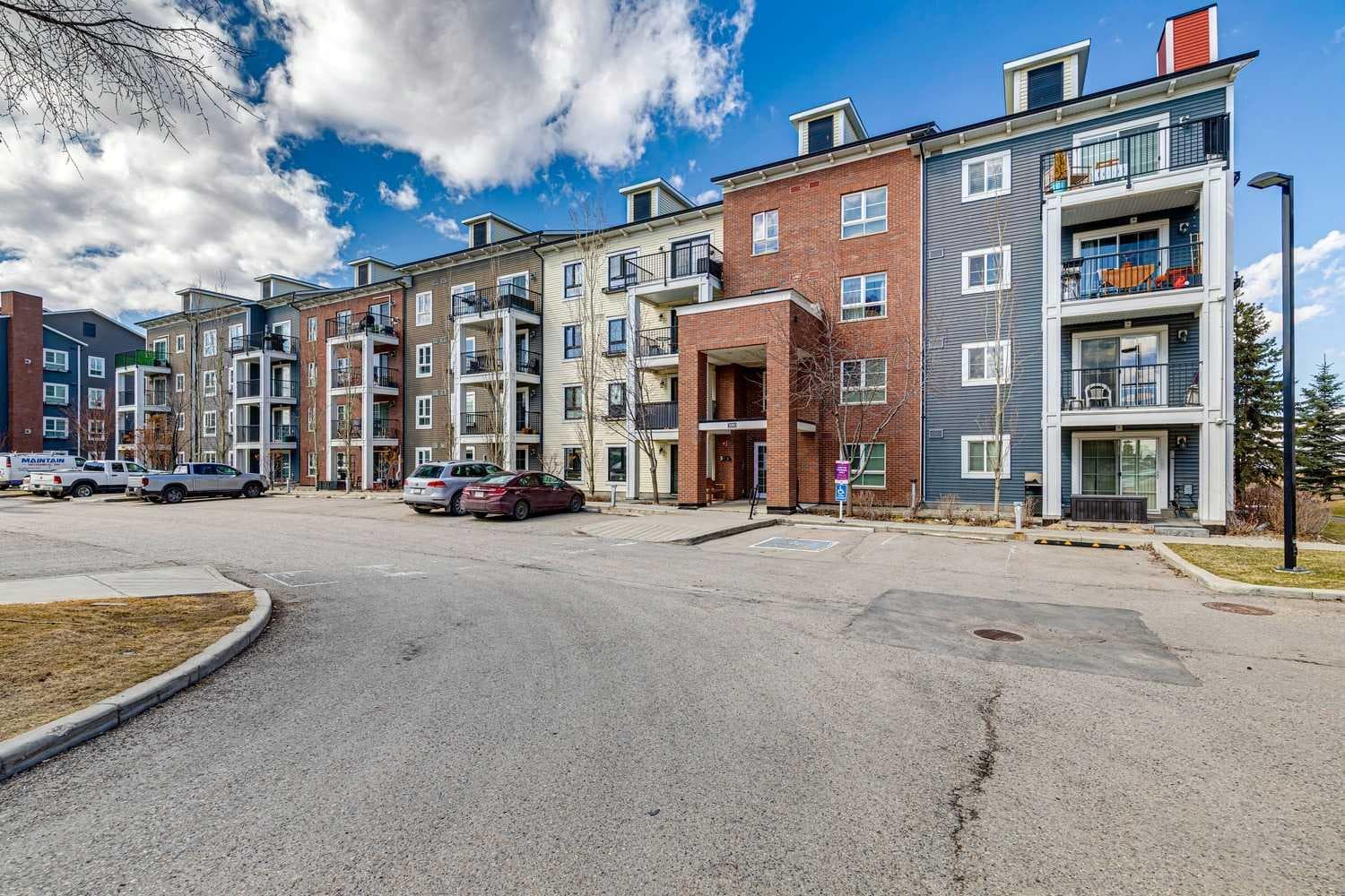 3110, 279 Copperpond Common SE