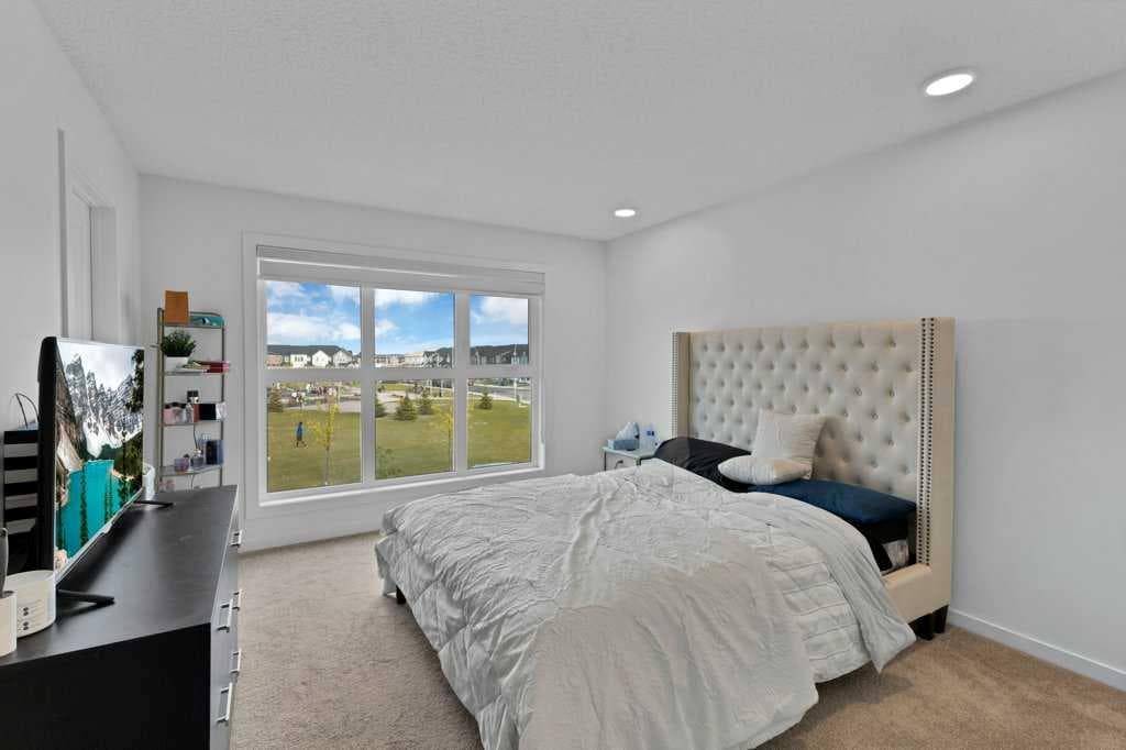 25 Savanna Manor NE