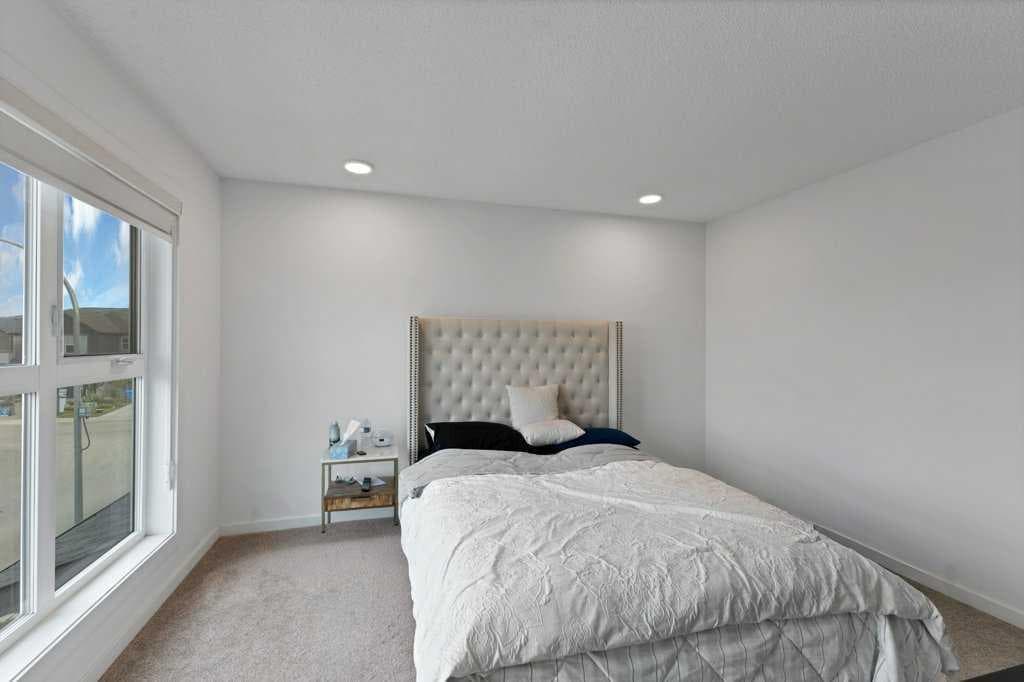 25 Savanna Manor NE
