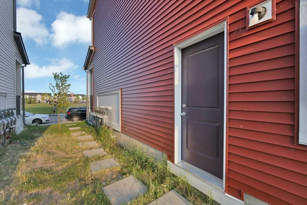 25 Savanna Manor NE