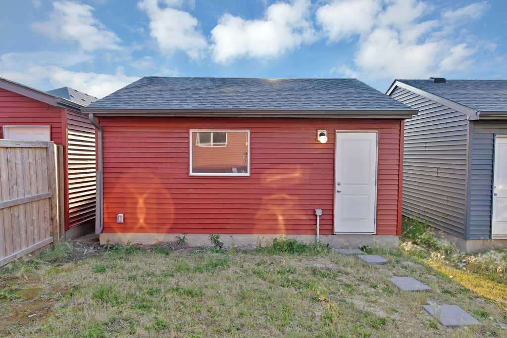 25 Savanna Manor NE