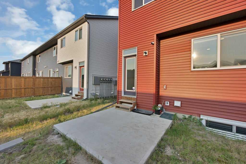 25 Savanna Manor NE