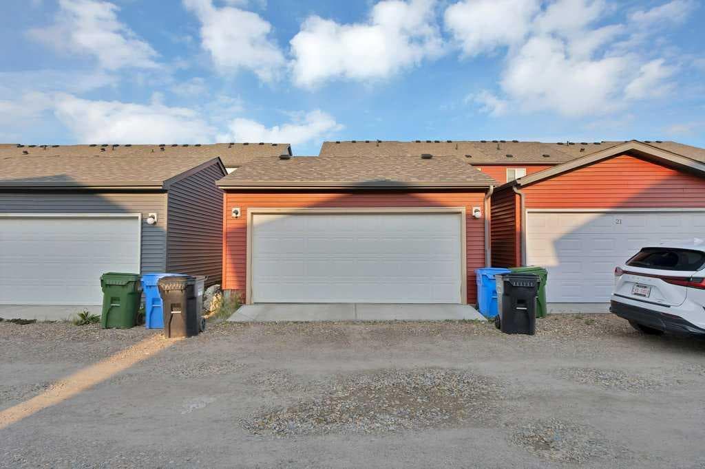 25 Savanna Manor NE