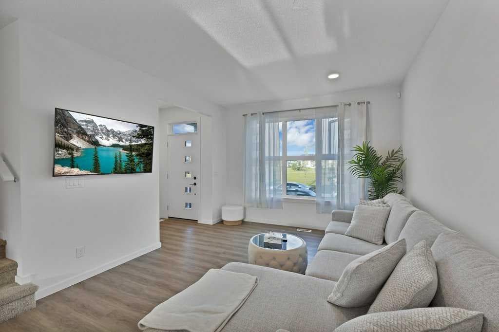 25 Savanna Manor NE