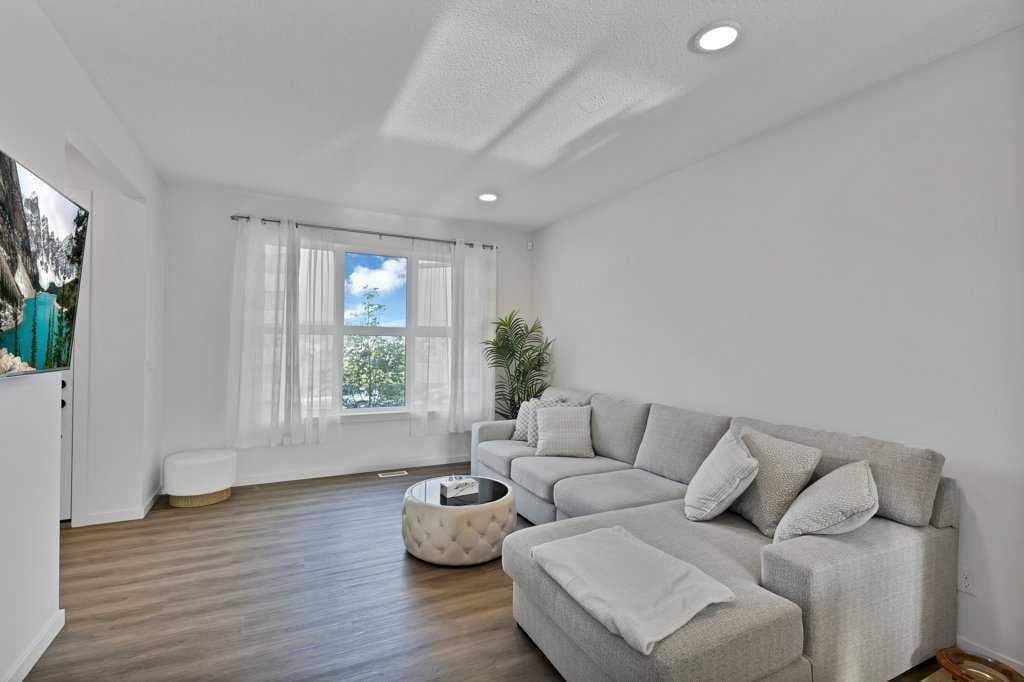 25 Savanna Manor NE