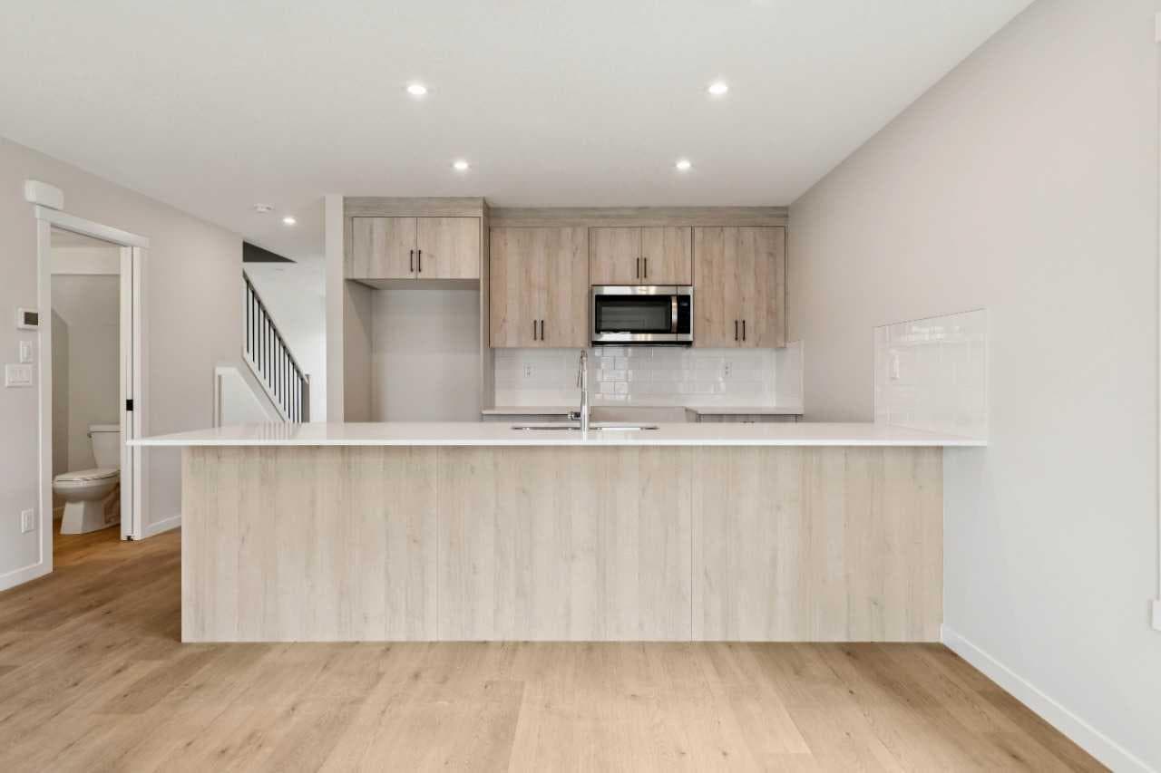 1201, 350 Mahogany Parade SE