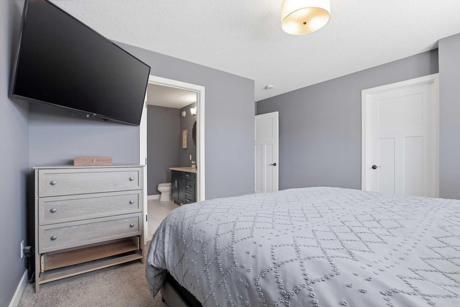 374 Masters Road SE