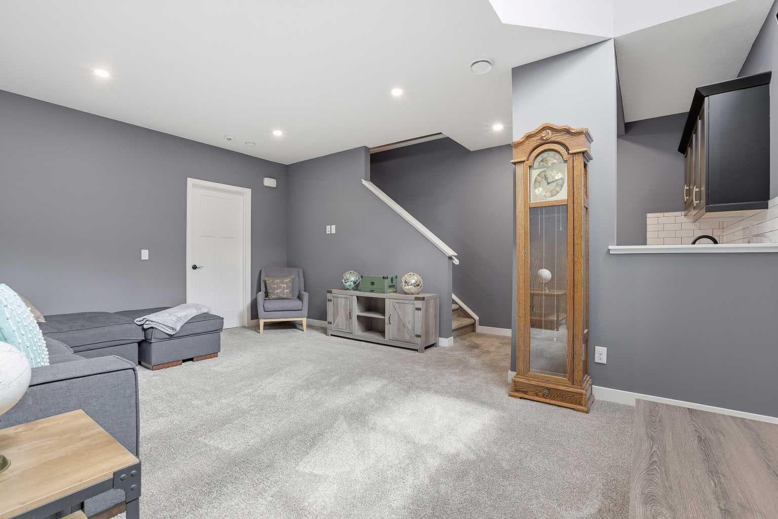 374 Masters Road SE