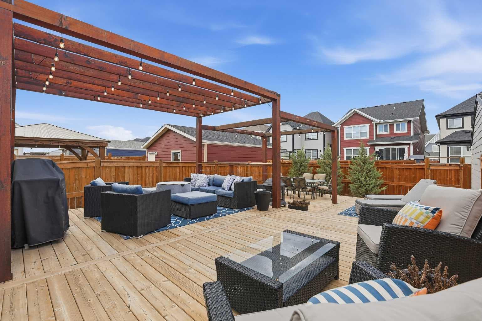 374 Masters Road SE