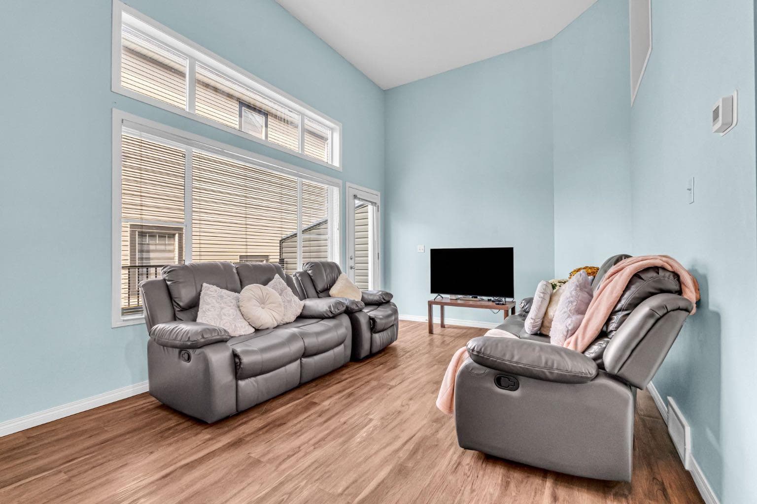 28 Everhollow Way SW