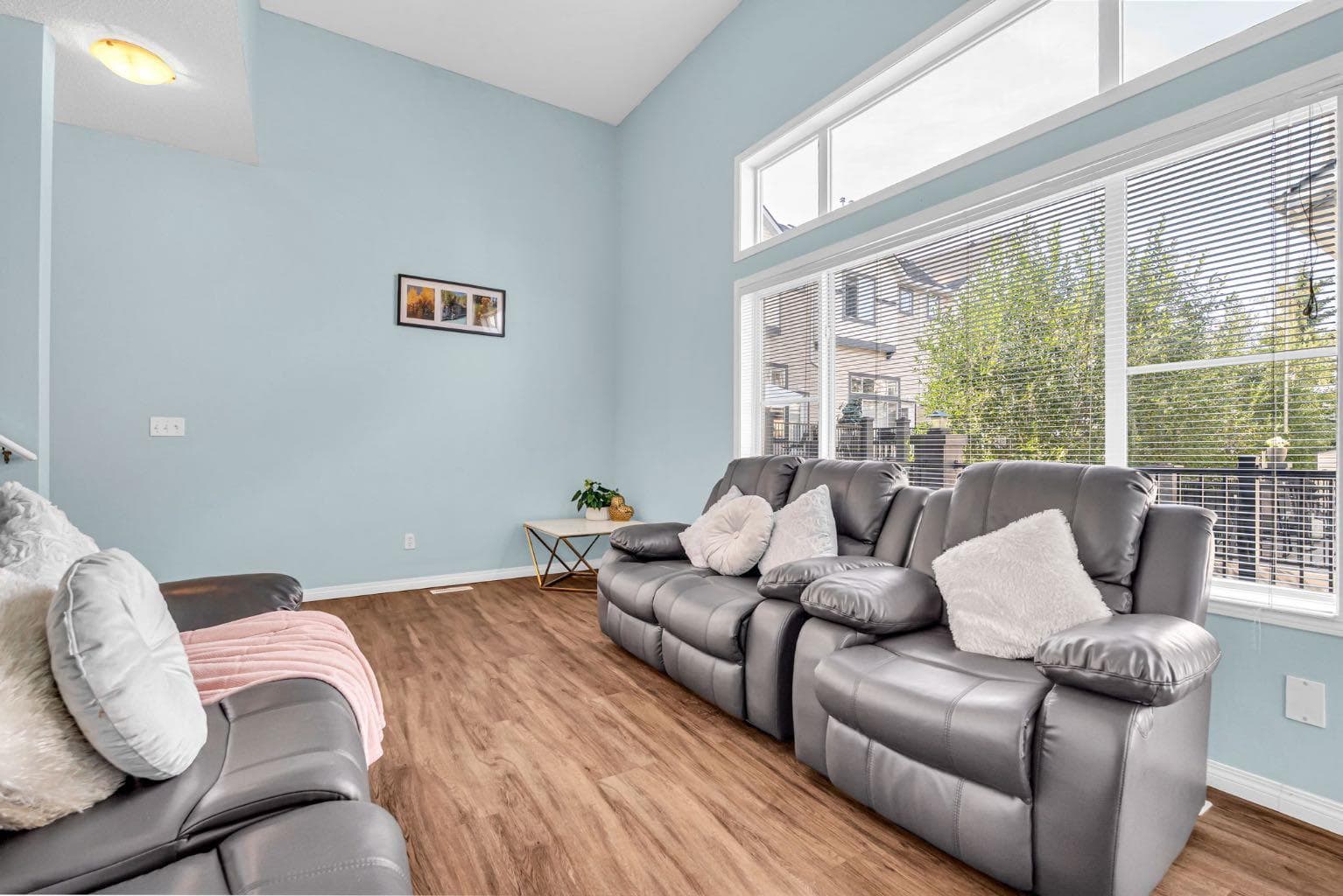 28 Everhollow Way SW