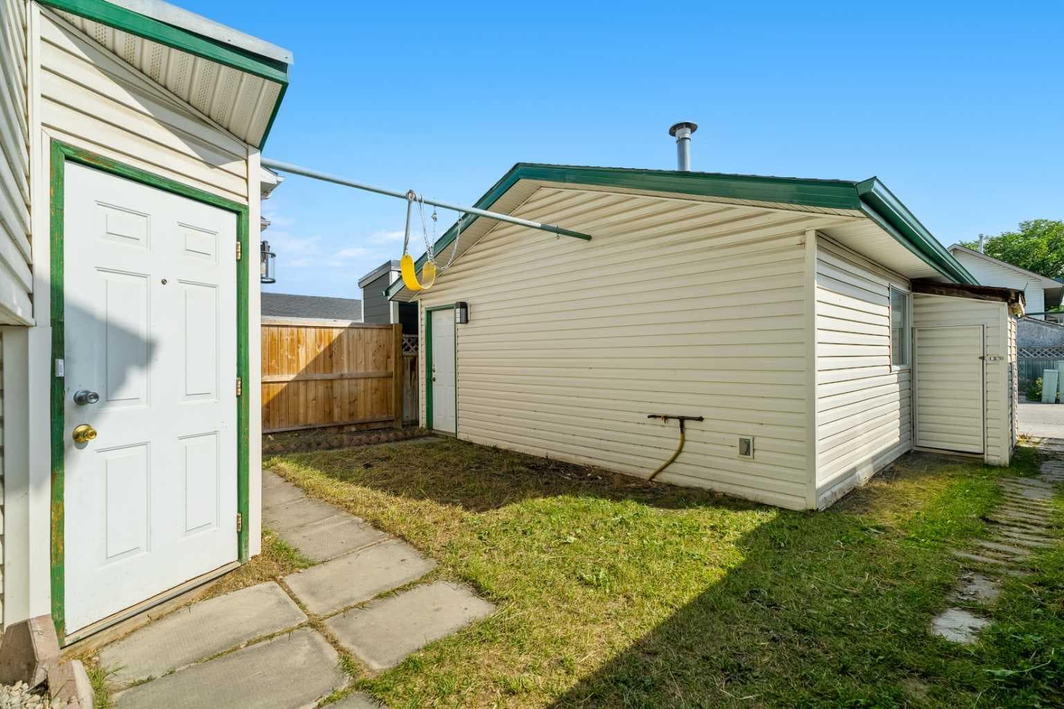 45 Martinridge Crescent NE