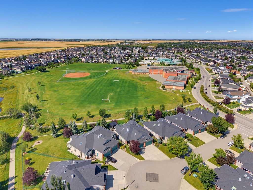 111 Invermere Close 