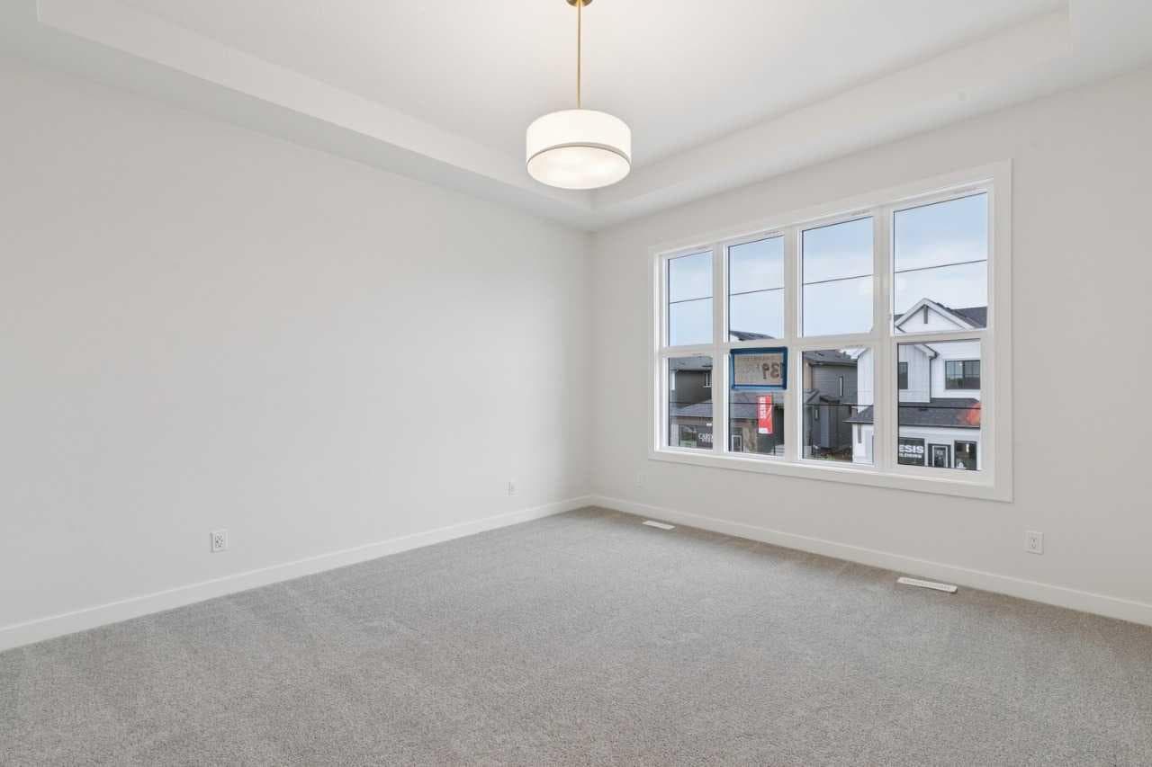 139 Fireside Close 