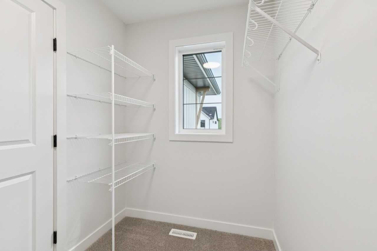 139 Fireside Close 