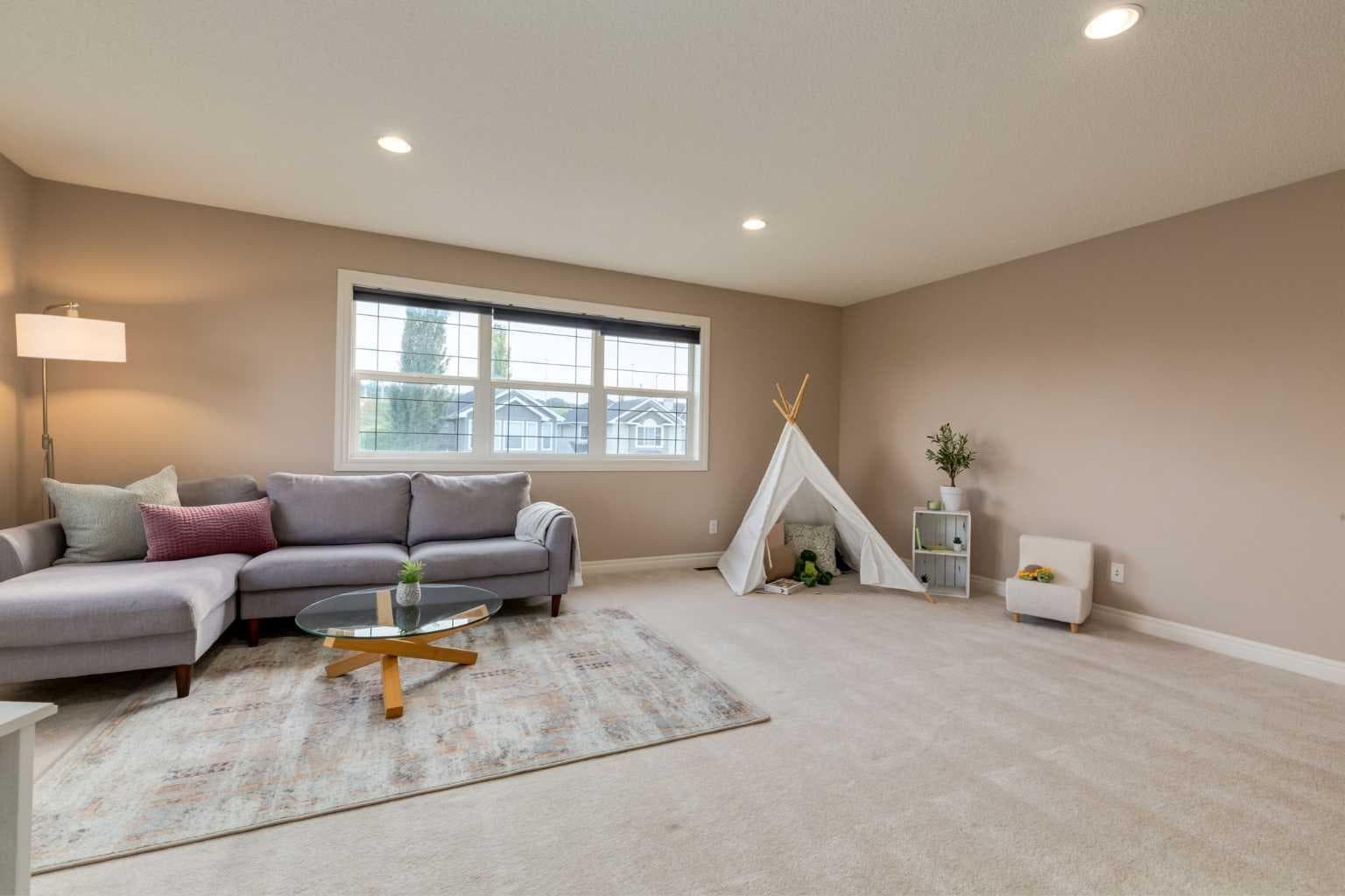 357 Kincora Drive NW