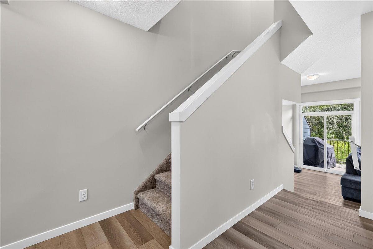 246 Cranbrook Square SE