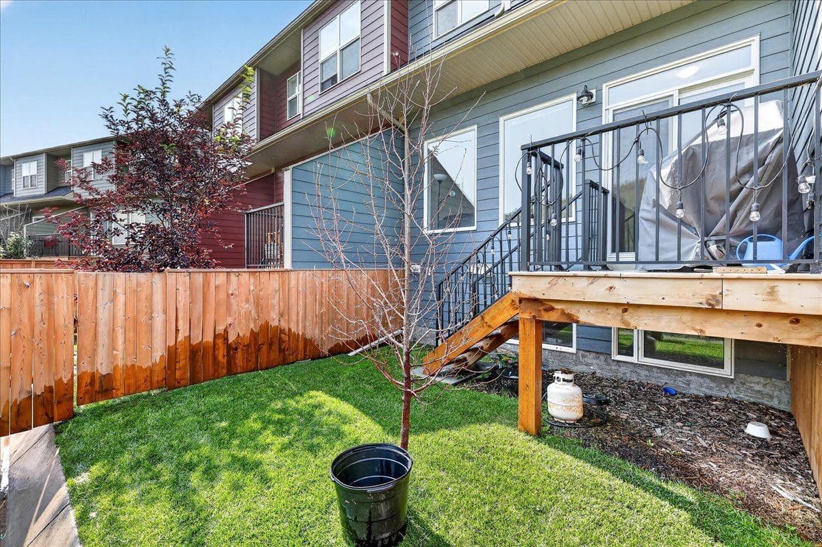 246 Cranbrook Square SE