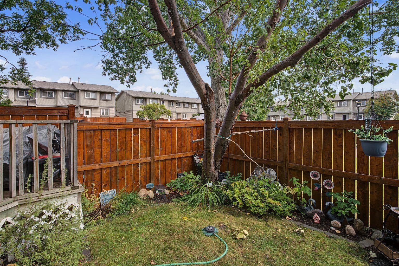 52, 12 Templewood Drive NE