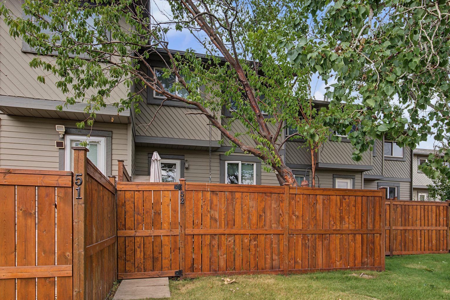 52, 12 Templewood Drive NE