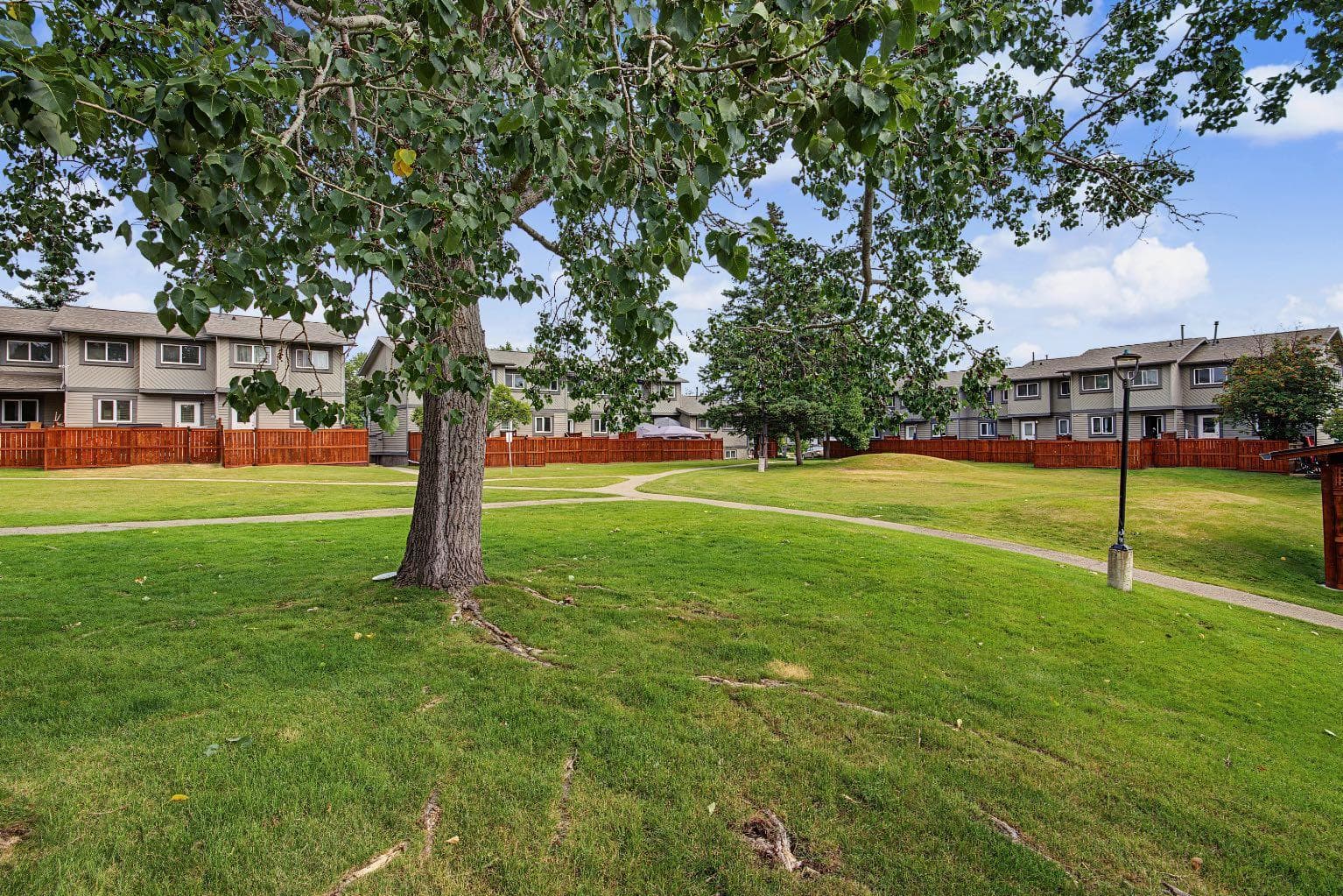 52, 12 Templewood Drive NE