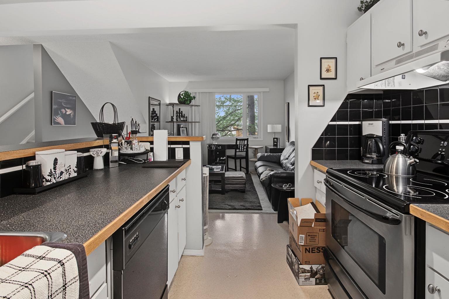52, 12 Templewood Drive NE